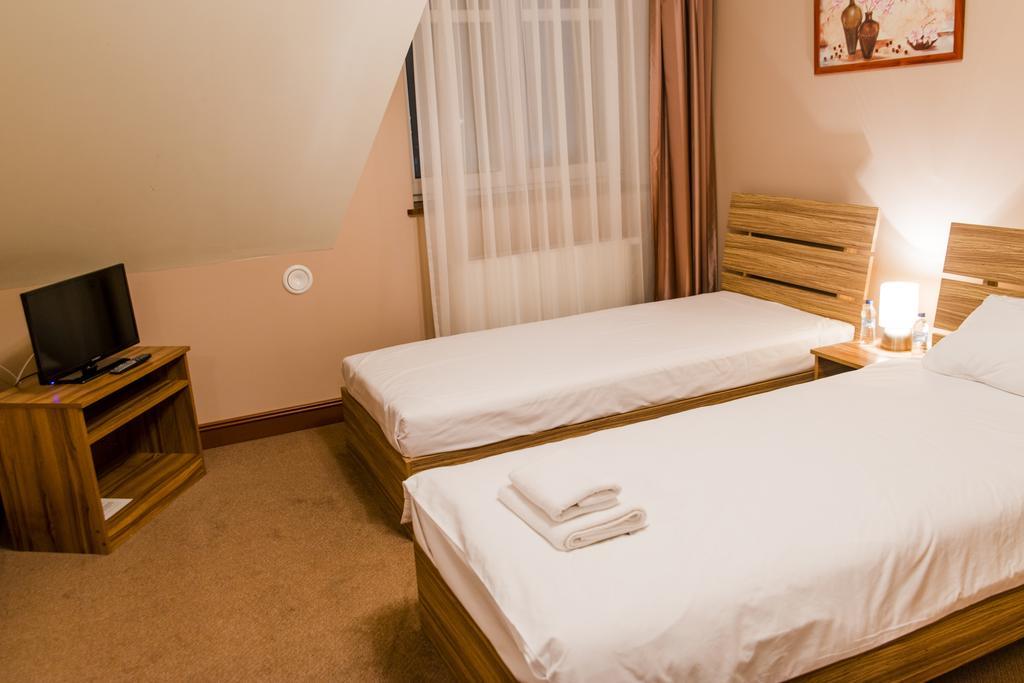 Sędziszów Małopolski Hotel - Restauracja Platan מראה חיצוני תמונה